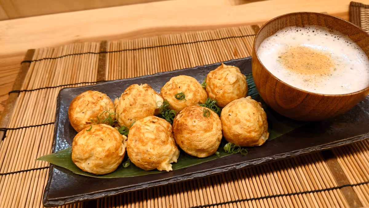 Golden Akashiyaki with dipping tororo at Uchisurube